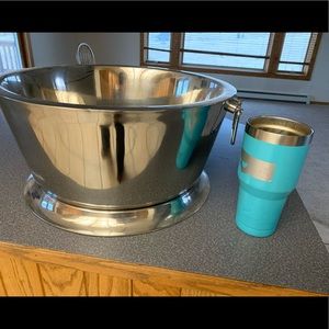 Wine \Beverage container